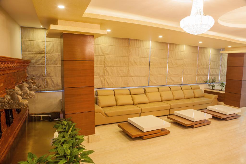 Hotel Meridian Suite Catmandu Exterior foto