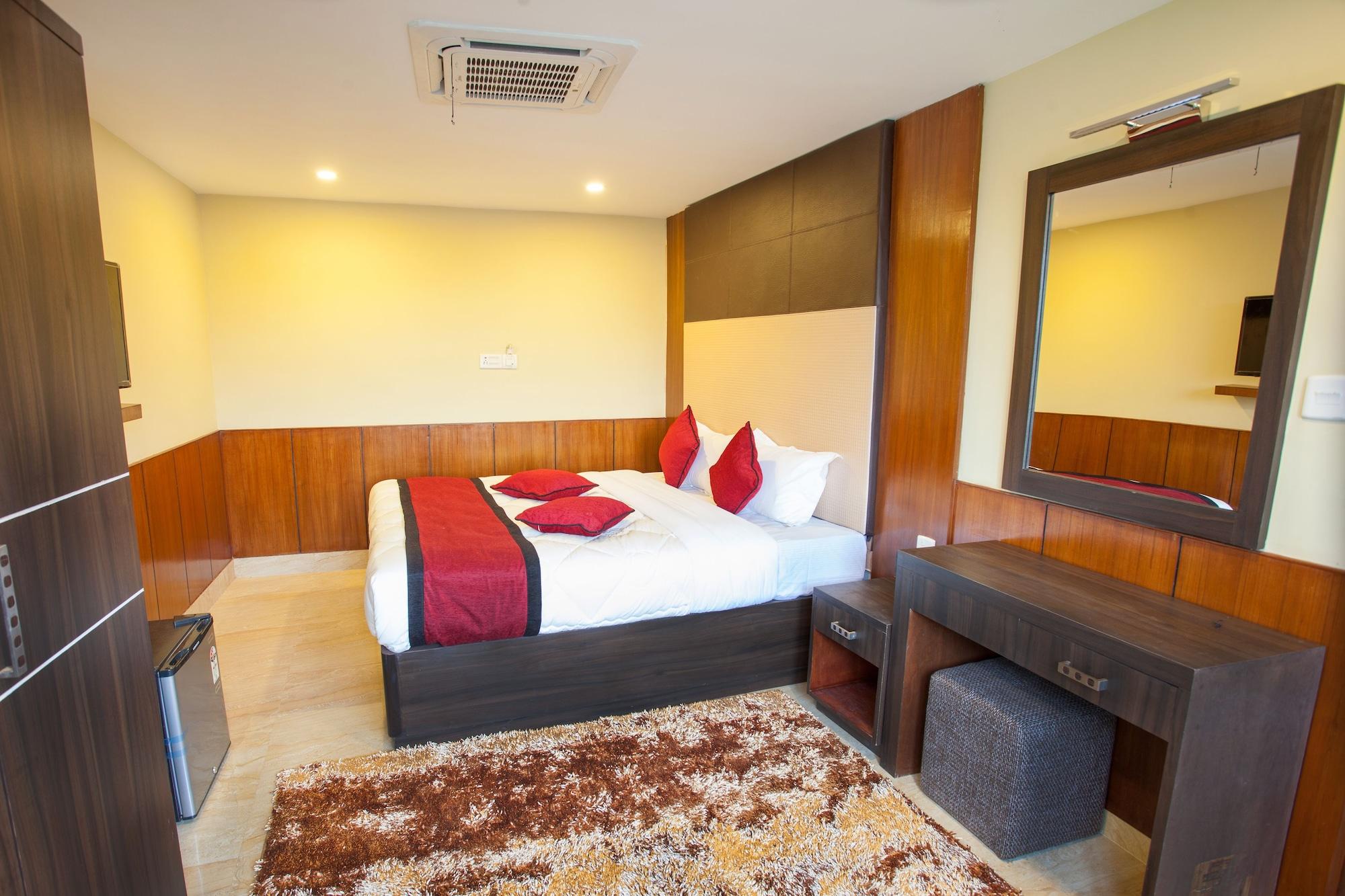 Hotel Meridian Suite Catmandu Exterior foto