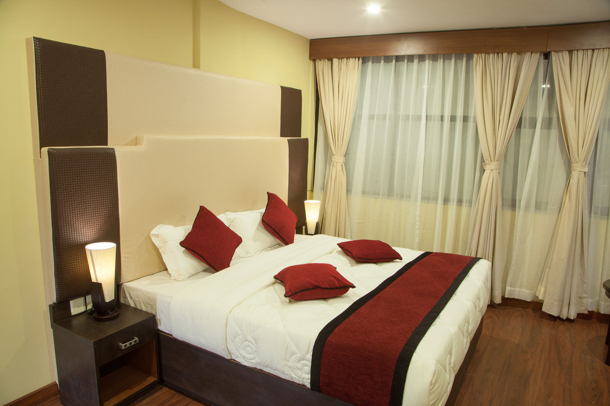 Hotel Meridian Suite Catmandu Exterior foto