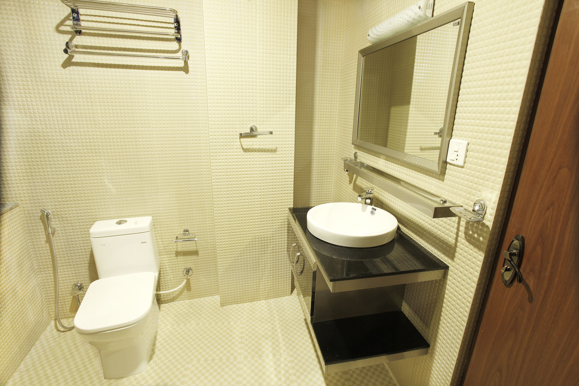 Hotel Meridian Suite Catmandu Exterior foto