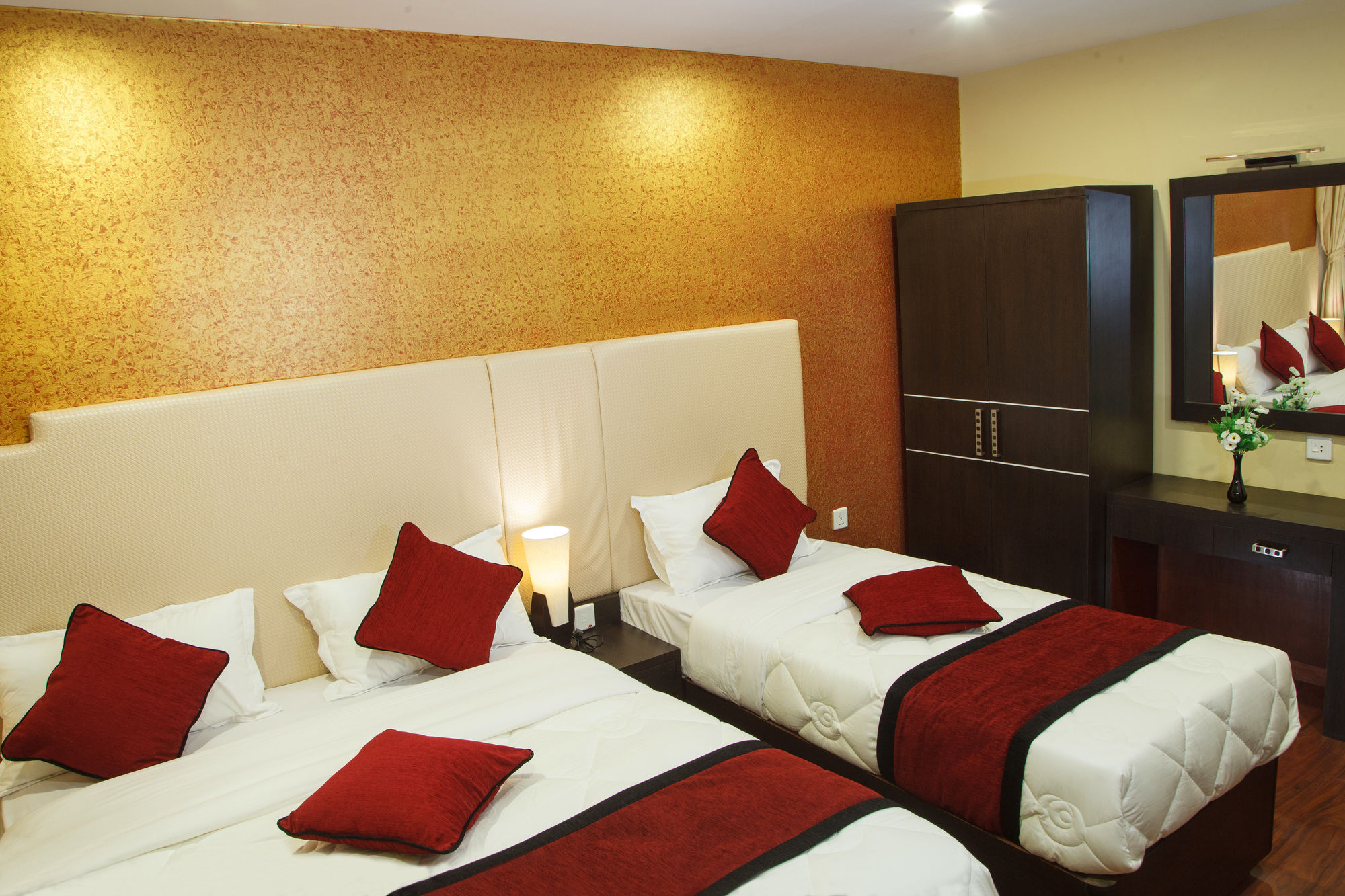 Hotel Meridian Suite Catmandu Exterior foto