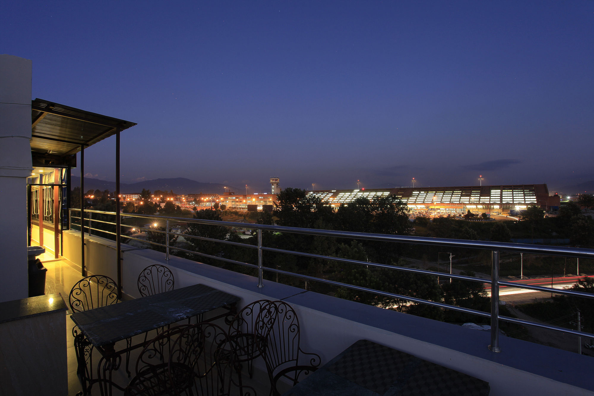 Hotel Meridian Suite Catmandu Exterior foto