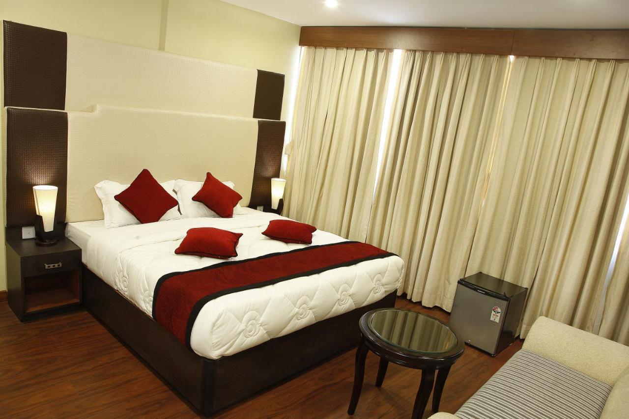 Hotel Meridian Suite Catmandu Quarto foto